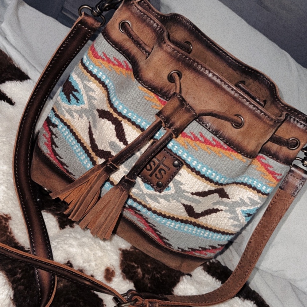 STS Ranchwear bucket bag